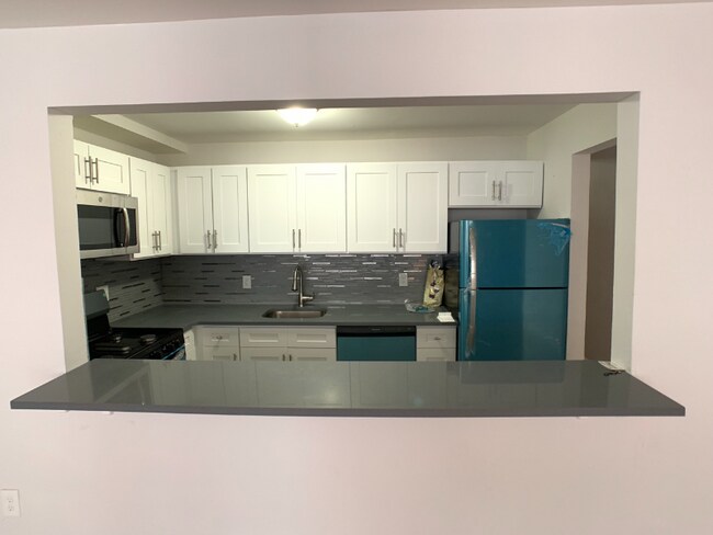 Foto del edificio - 756 E 216th St