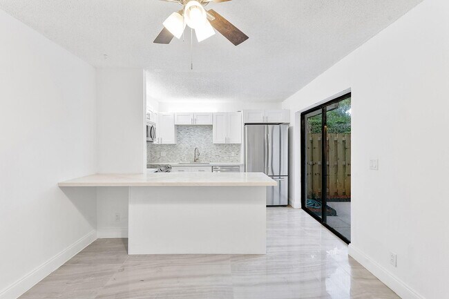 Foto del edificio - 1624 Forest Lakes Cir