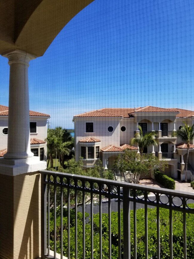 Building Photo - 803 del Sol Cir