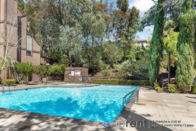 Foto del edificio - 2 br, 2 bath Condo - 3335 Brittan Avenue, ...