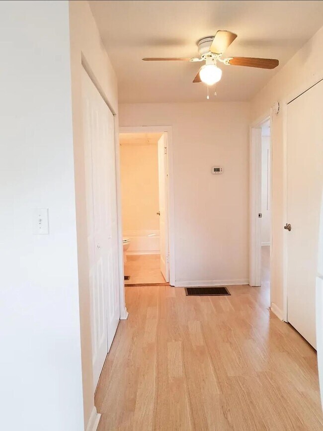 Foto del edificio - 216 12th St