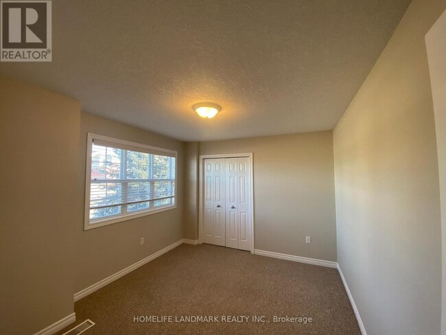 Building Photo - 573 Chablis Dr