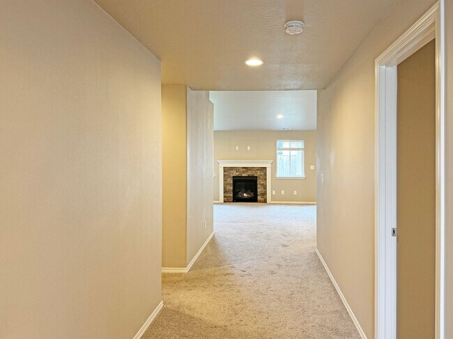 Foto del edificio - Beautiful 3 Bedroom Home in a Quiet Neighb...