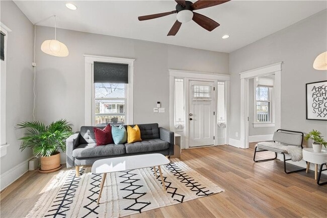 Building Photo - 1412 Allene Ave SW