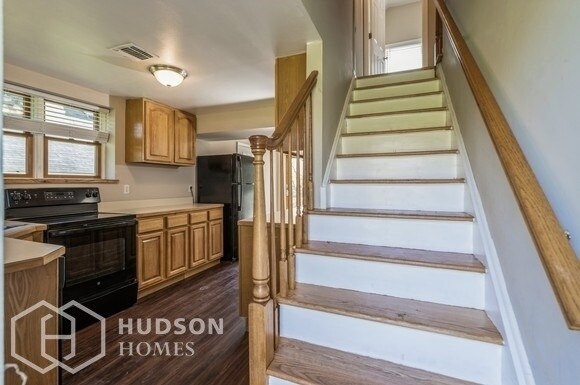 Building Photo - NOW AVAILABLE! 77 Mountainside Rd, Warwick...