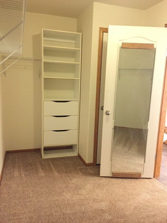 Foto del edificio - 4 Bedroom 2 Bathroom Rabel Lane Home