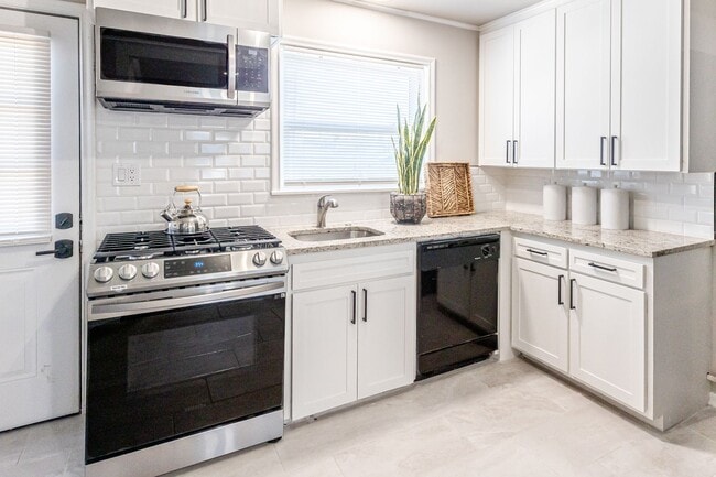 Foto del interior - 1408 S Quaker Ave