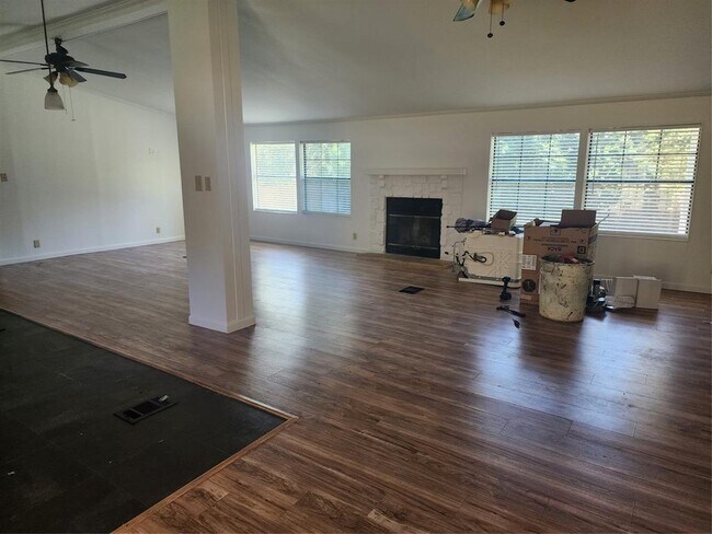 Building Photo - 15707 B F M 2769 Rd