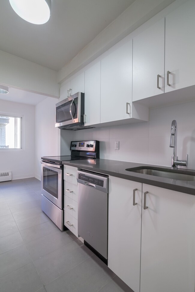 Building Photo - 760 Av. Galt