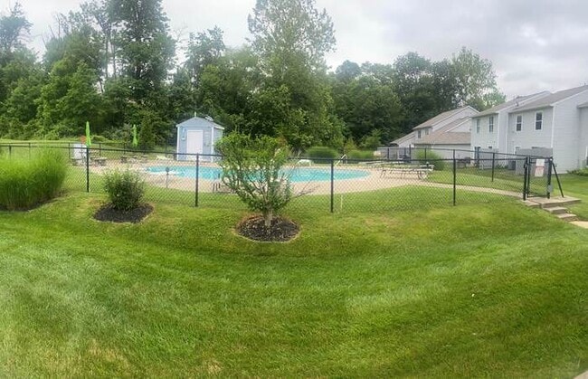 Building Photo - 5302 Country Club Ln