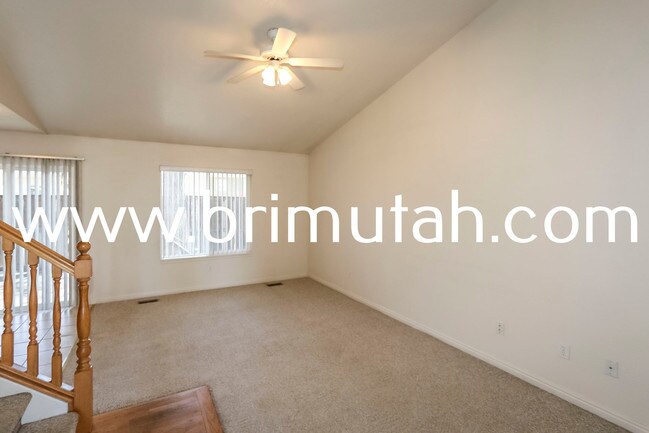 Building Photo - 1185 Elgin Ave S