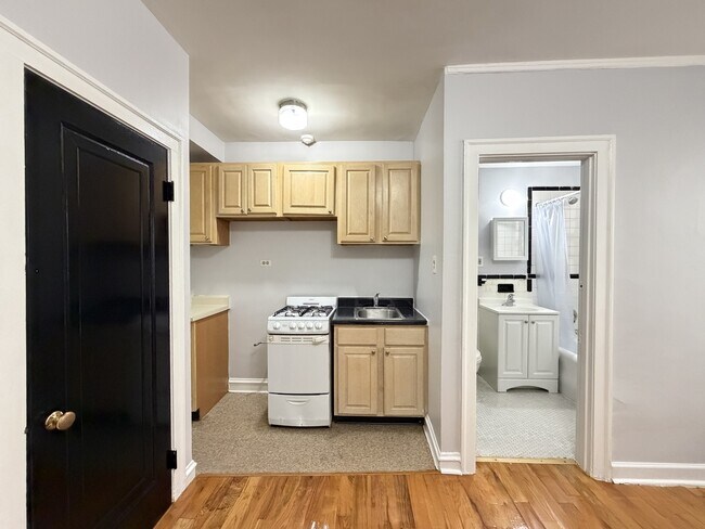 Foto del edificio - 912 W Leland Ave