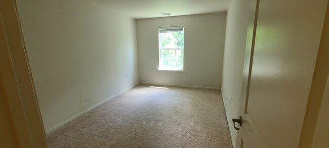 Building Photo - 408 Waterview Ct