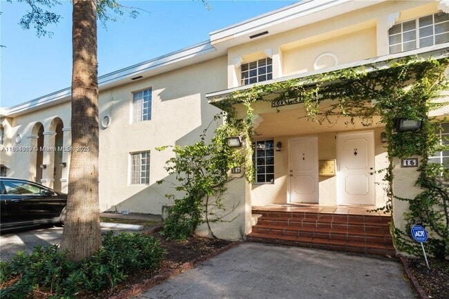 Building Photo - 21 Madeira Ave