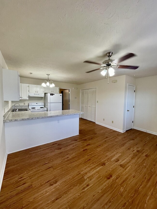 Foto del edificio - 1307 Homestead Garden Ct