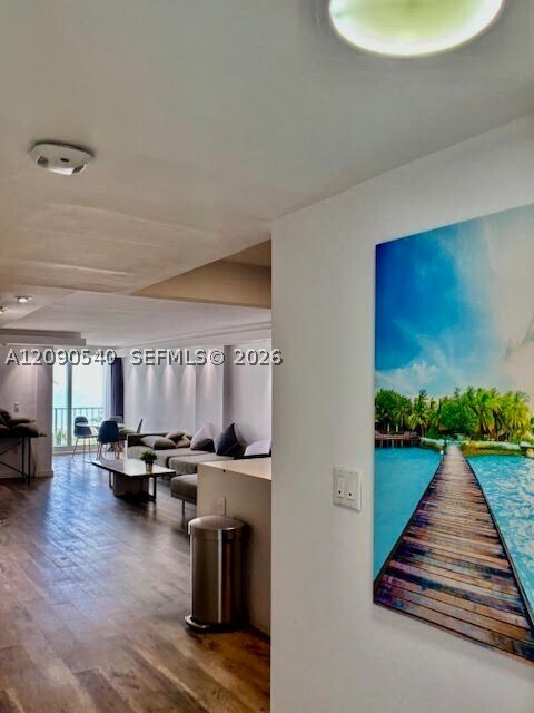 Foto del edificio - 6450 Collins Ave