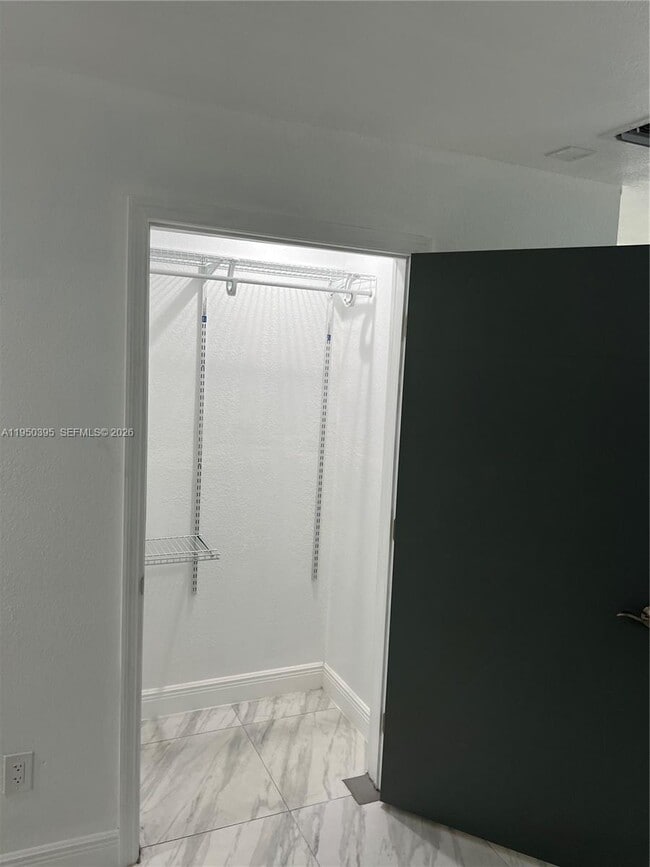 Foto del edificio - 1490 NW 38th St