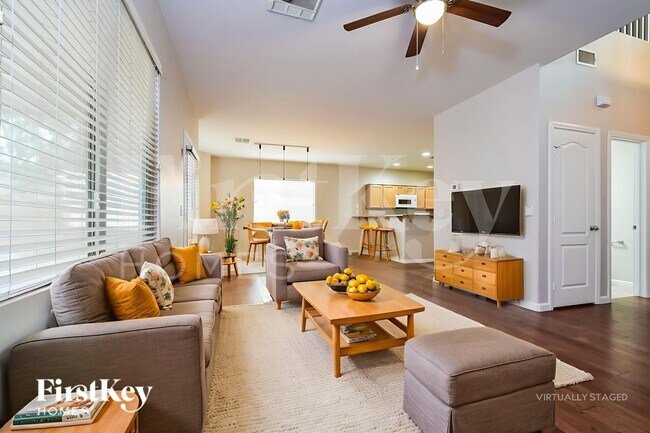 Foto del edificio - 10832 Avenzano St