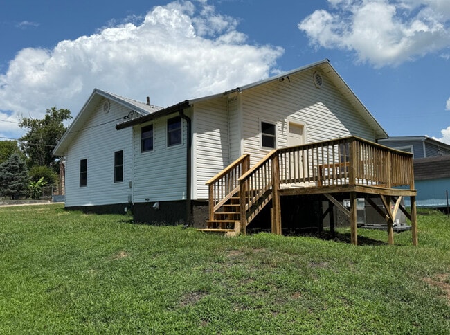 Photo - 1008 Avenue A House