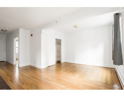 Foto del edificio - 90 Warrenton St