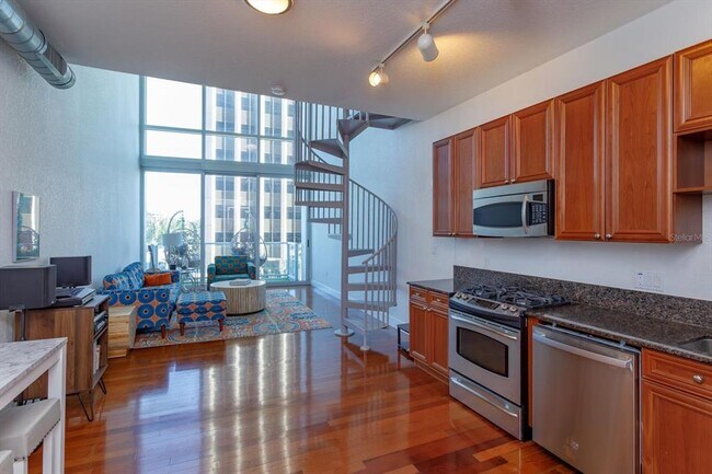 Foto del edificio - 150 E Robinson St