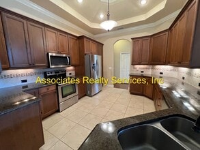Building Photo - 3621 SW 74th Dr