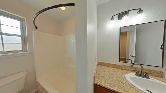 Foto del edificio - 319 SW Coral Ave