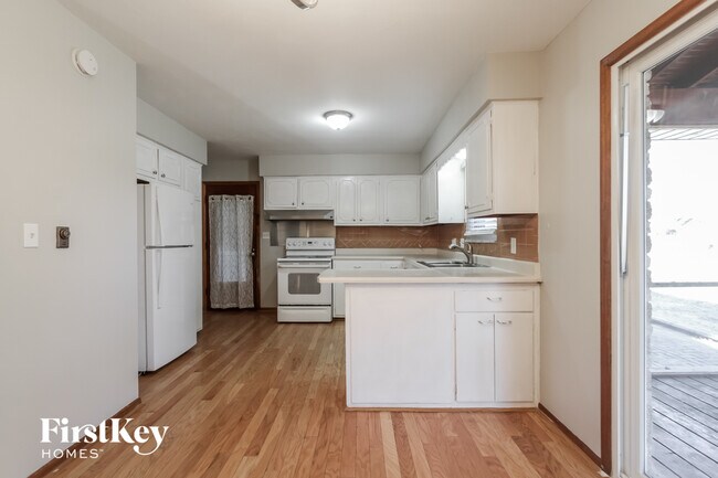 Foto del edificio - 8141 S East St