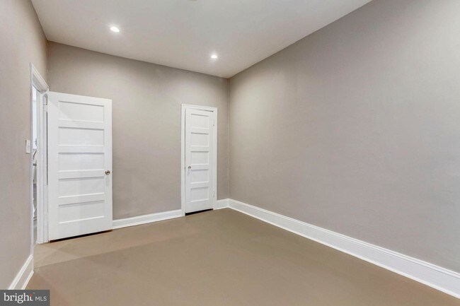 Foto del edificio - 710 Irving St NE