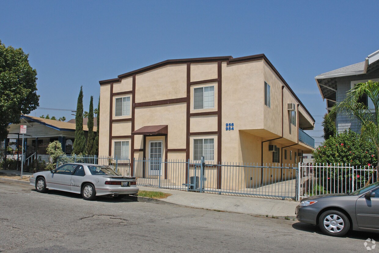 Primary Photo - 956 Fedora St