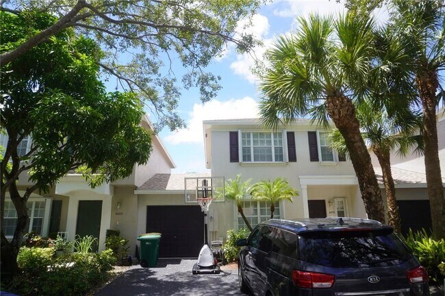 Foto del edificio - 6005 Lombard Ct