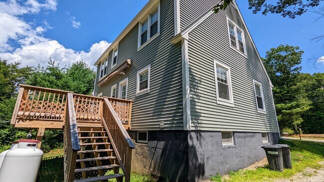Foto del edificio - 64 Cottonwood Ave