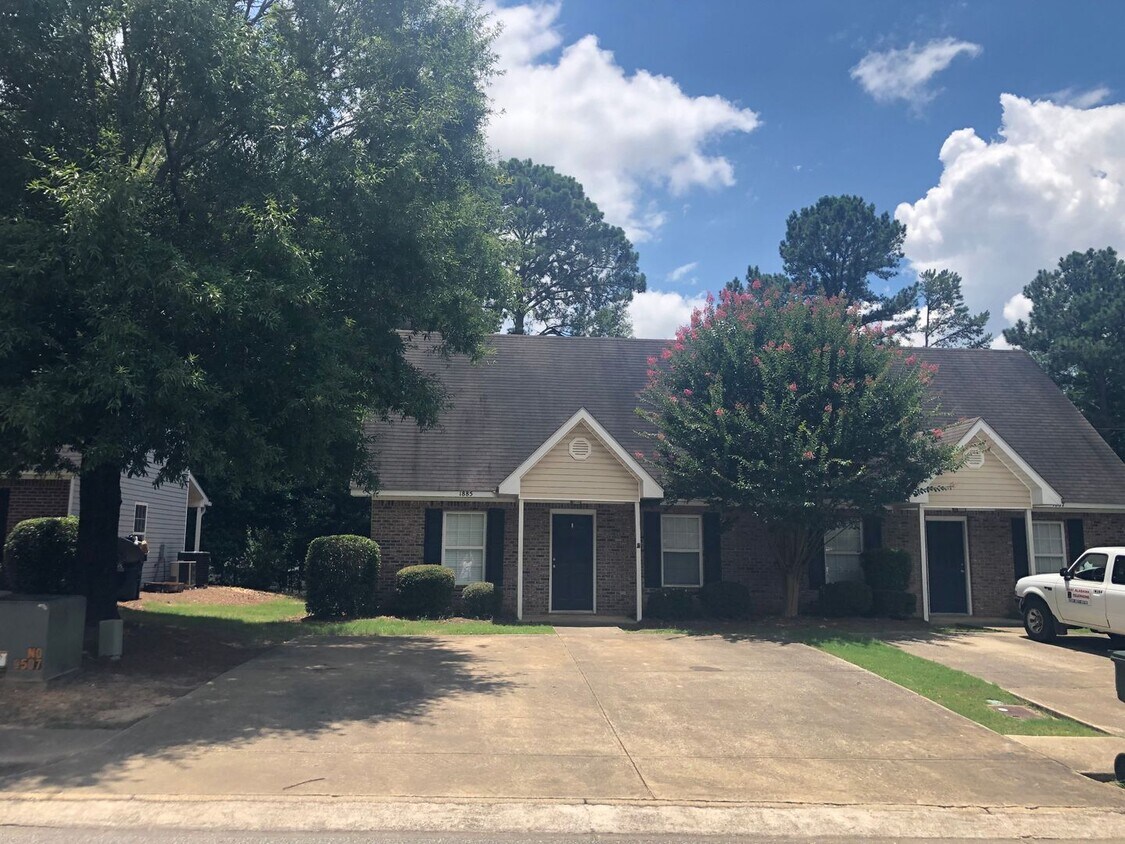 3 Bedroom/3 Bath Duplex in Auburn! - 3 Bedroom/3 Bath Duplex in Auburn!