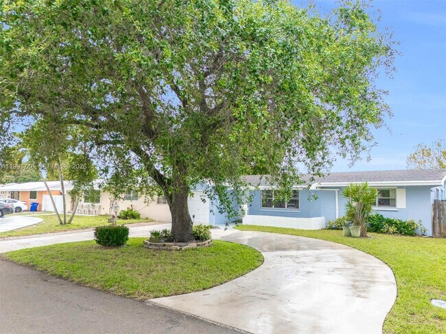 Foto del edificio - 7811 NW 10th St