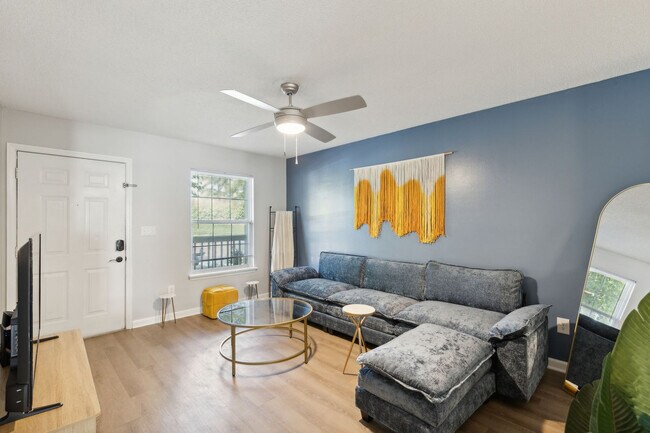 Foto del edificio - 3504 Carlson Bay Ct