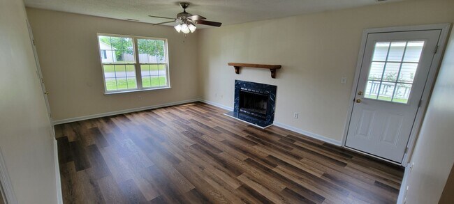 Foto del edificio - Cozy 4 bedroom home in Springdale Acres