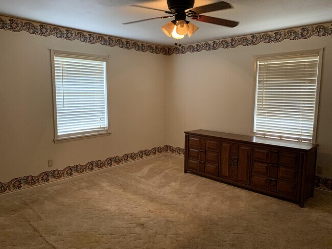 Foto del edificio - 1386 Farm to Market Rd 557