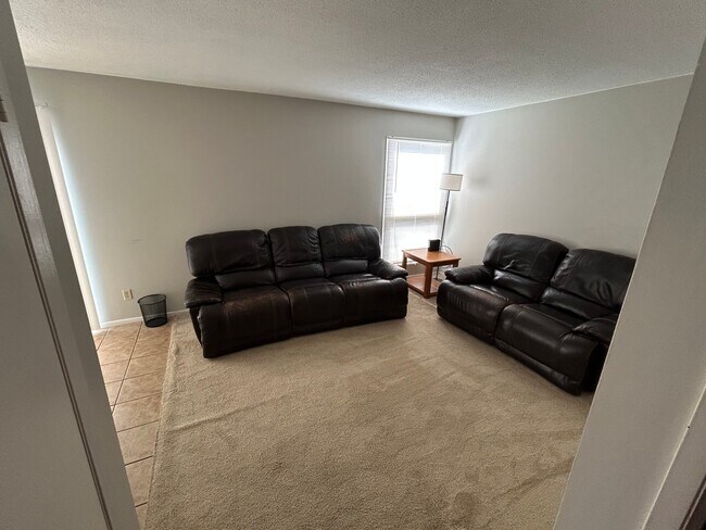 Foto del edificio - 2119 Quail Creek Dr