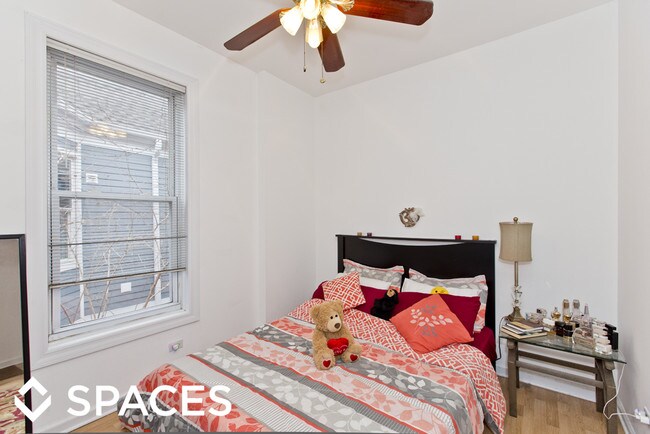 Foto del edificio - 4703 N Winchester Ave