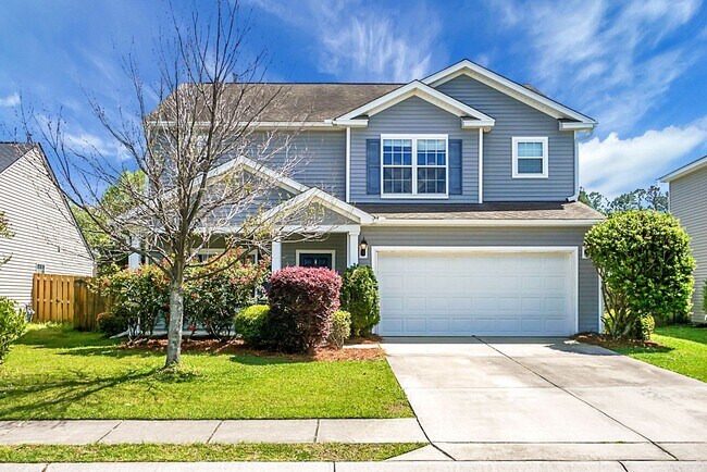 Foto del edificio - Comfortable Living, 4 BR 2.5 BA Home, Two Car Garage