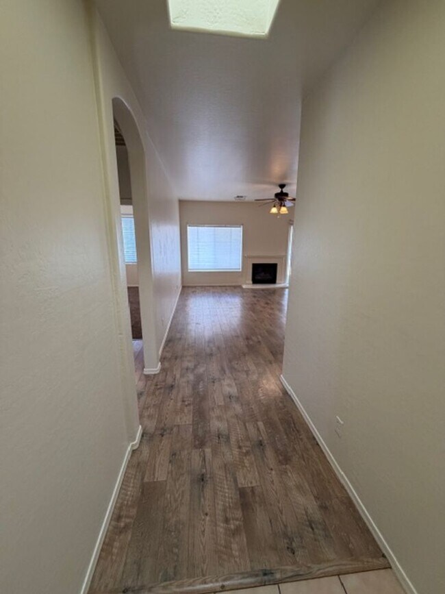 Building Photo - ***3 BEDROOM/2 BATHROOM IN PRESCOTT VALLEY***