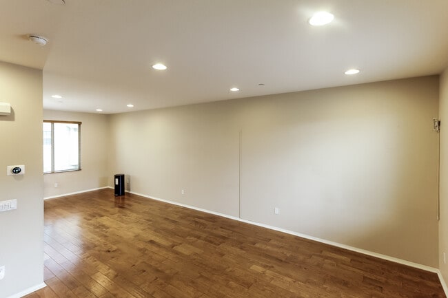Building Photo - 12822 Manhattan Ct