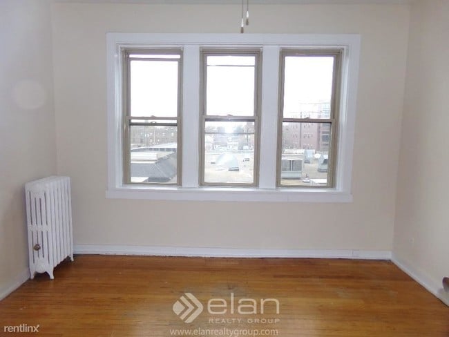 Building Photo - 1426 W Farwell Ave