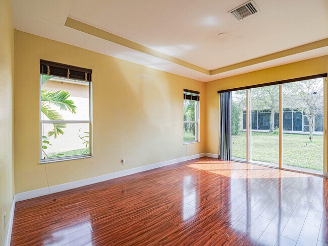 Building Photo - 5648 Spanish River Rd