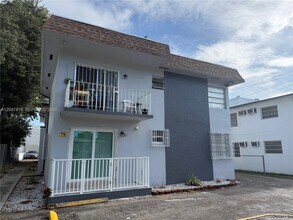 Building Photo - 767 SW 9th St