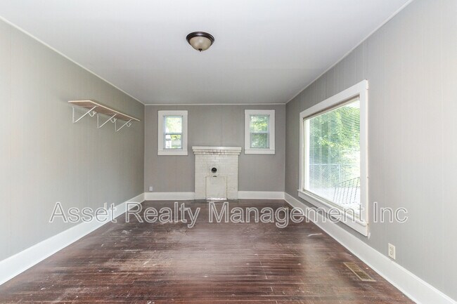 Building Photo - 2647 Selma Avenue