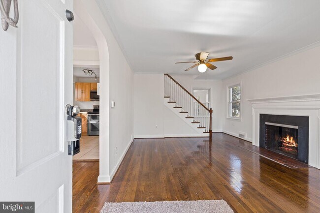 Foto del edificio - 3744 Camden St SE
