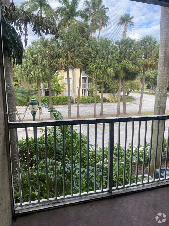 Central Golf Of Hollywood Apartments for Rent Hollywood, FL 3