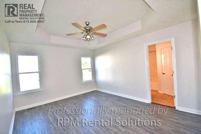 Building Photo - Adorable 3BR/2BA, attached 2 car garage N....