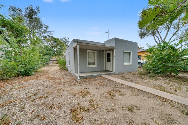 Foto del edificio - 1512 E 18th St